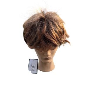 NWT Light brown wispy feathered men’s short wavy wig synthetic